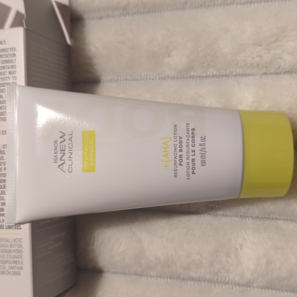 Avon Isa Knox Anew Clinical Resurfacing Lotion for Body - Picture 3 of 5
